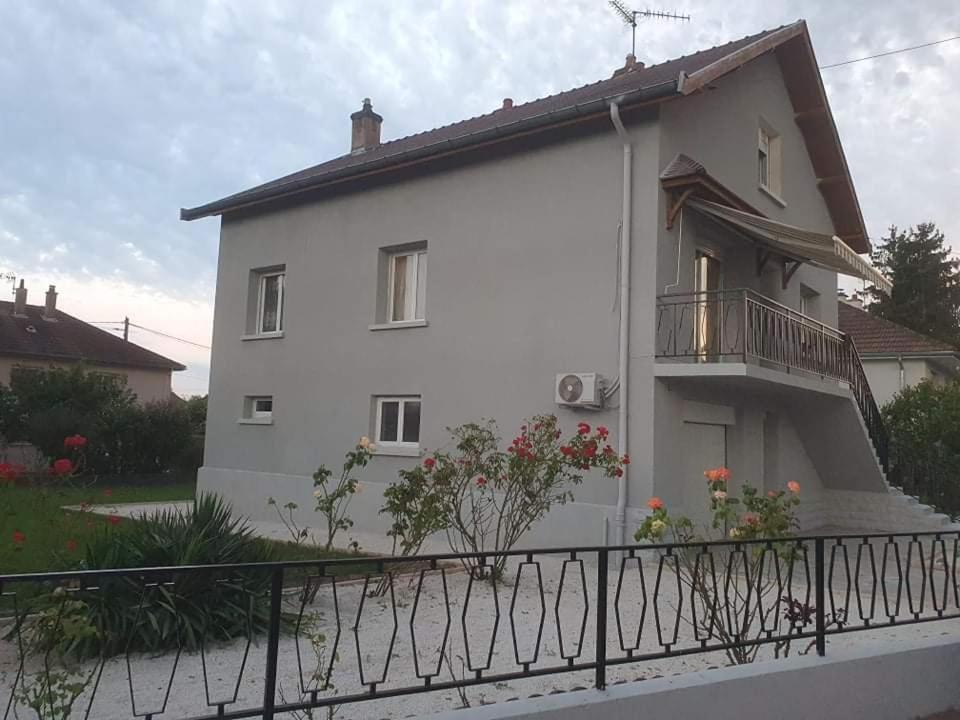 Famille House 101 Apartment ชาลง-ซูร์-ซอน ภายนอก รูปภาพ